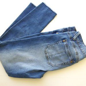 Wit and Wisdom Ankle Jeans, Size 6, Fray Hem, 27" Inseam, Zip Front, Like New